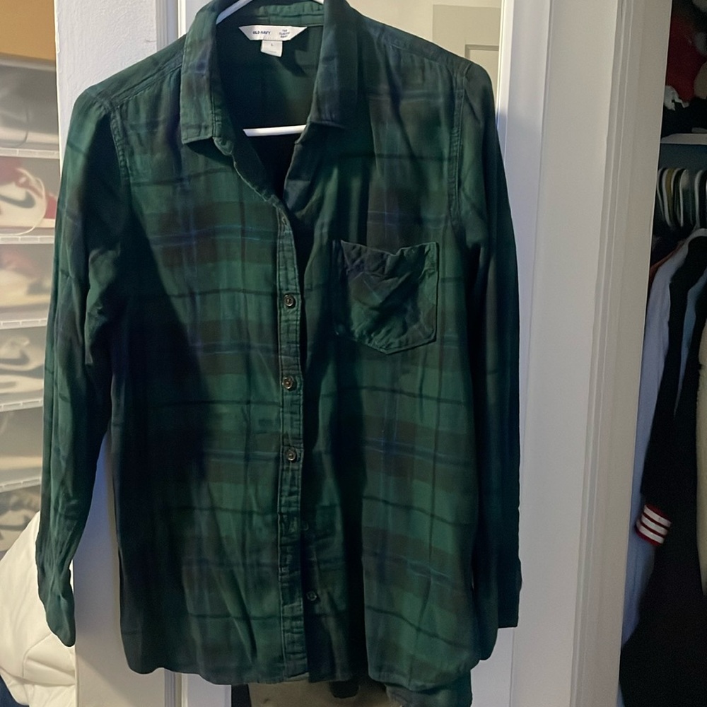 Women’s plaid long sleeve shirt